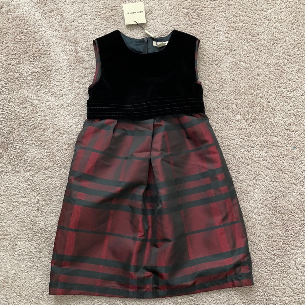 NWT Burberry girls dress size 4y!